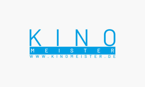 Kinomeister-Logo auf grauem Hintergrund.